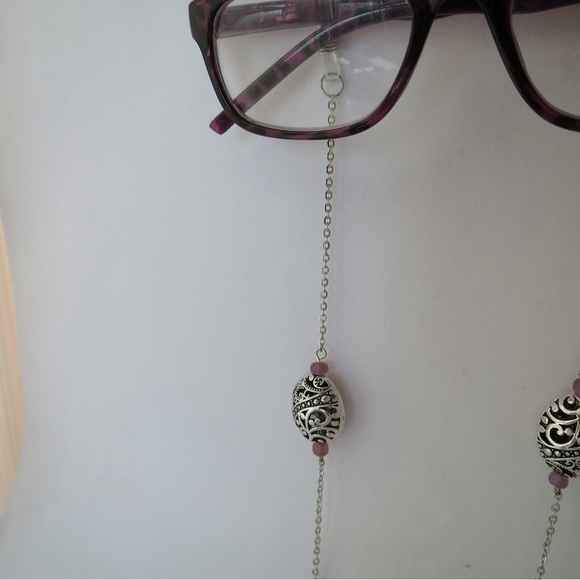 Eyeglass chain, silver chain with antiqued silver filigree. Leash for sunglasses - Picture 7 of 7